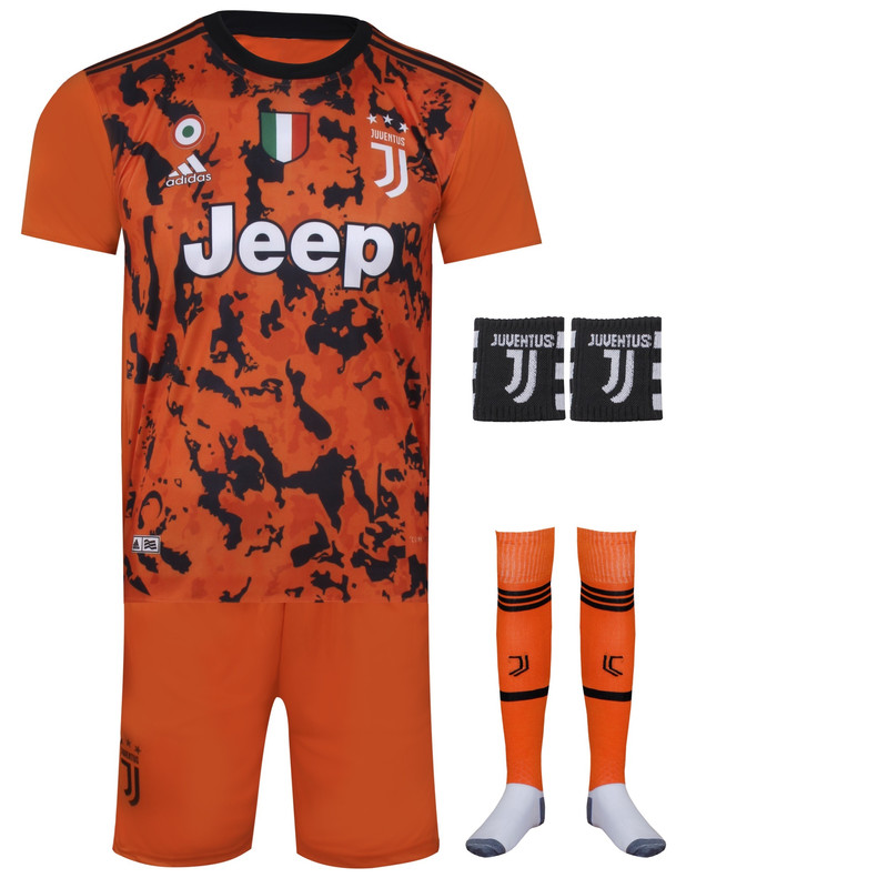ست 4 تکه لباس ورزشی پسرانه طرح یوونتوس مدل رونالدو 3RD 2021