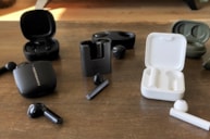 مقایسه کامل و خرید هدفون AirPods Pro در مقابل AirPods 2