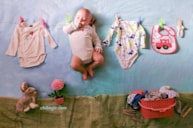 لباس نوزاد: راهنمای خرید و قیمت لباس نوزادی دخترانه و پسرانه