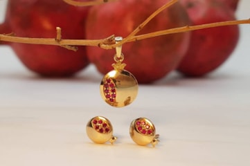 20 مدل گردنبند طرح انار برای هدیه شب یلدا (طلا و نقره)