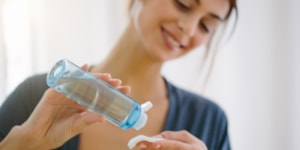 تونر صورت چیست؟ طرز استفاده از تونر و معرفی (بهترین) مارک تونر