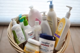 لوسیون بدن کودک چیست؟ معرفی بهترین برند لوسیون کودک 