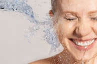 راهنمای انتخاب بهترین کرم صورت خانم ها(یک پوست آبرسانی شده می‌درخشد)